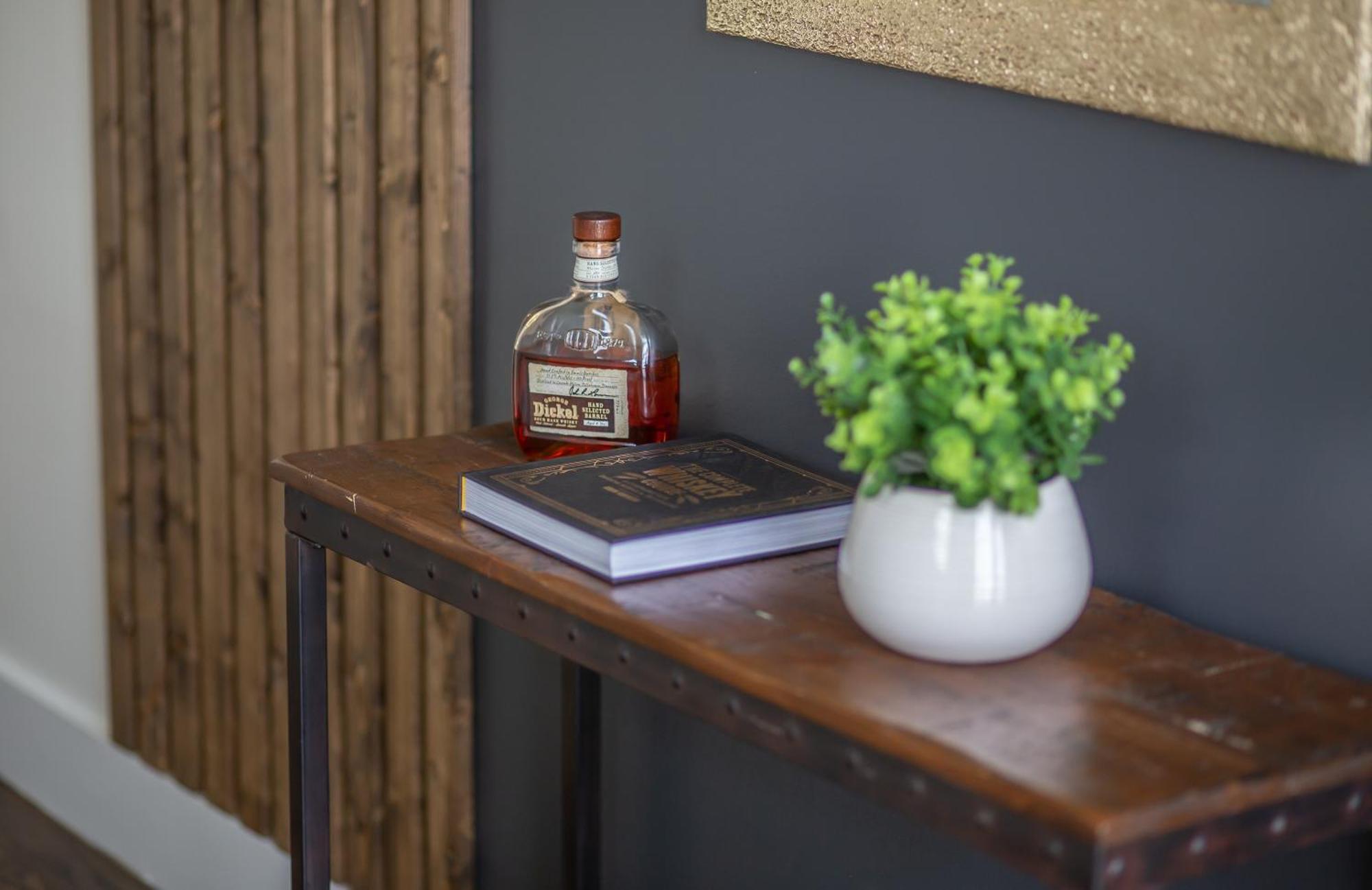 Whiskey House With Rooftop Golf, City Views! 8Min To Downtown! Sleeps 9! Nashville Exterior foto